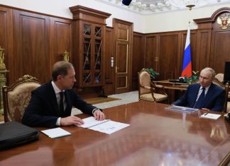 Мантуров рассказал Путину о росте ОПК и обрабатывающей промышленности