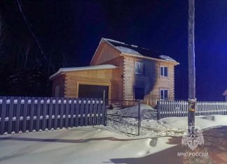 На пепелище сгоревшего дома в Якутии нашли тела двух взрослых и трёх детей