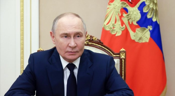 Путин проведет совещание с правительством на следующей неделе