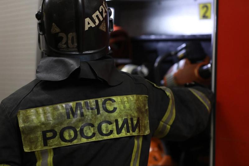 В Ижевске загорелось производственное здание, пострадавших нет