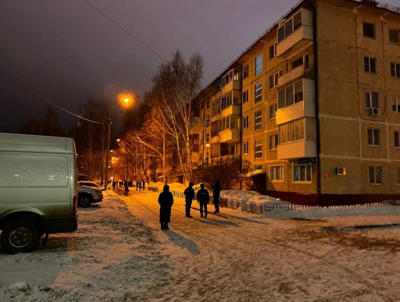 Жильцов пятиэтажки в Тобольске эвакуировали из-за некоего опасного предмета